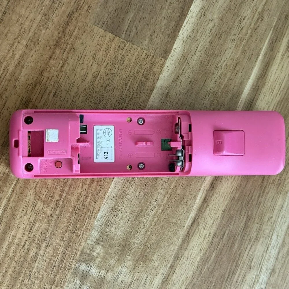 Official Wii Remote Nintendo Motion Plus Inside OEM Controller Pink RVL-036 READ